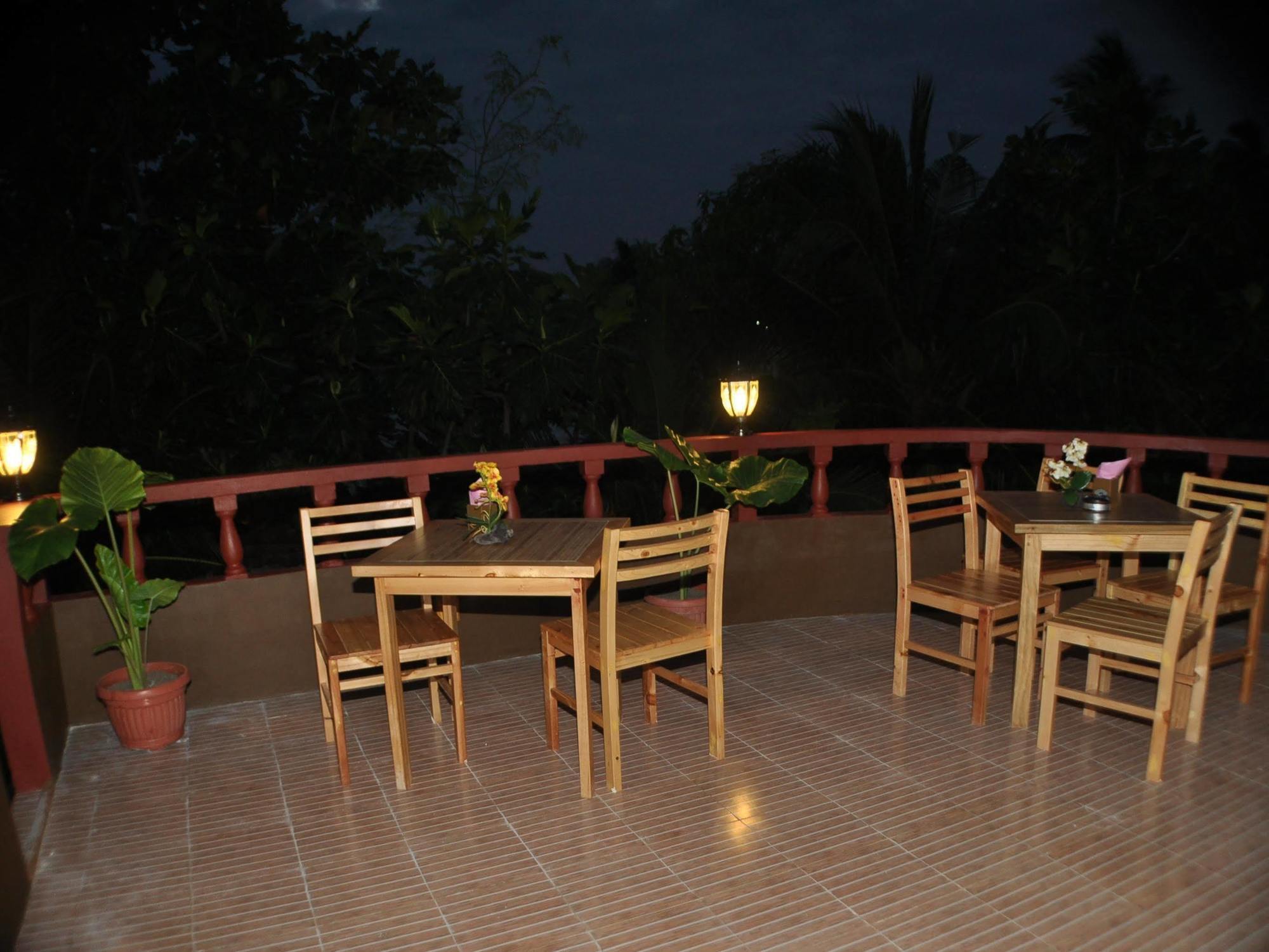 Shadow Palm Hotel Maafushi Exterior photo